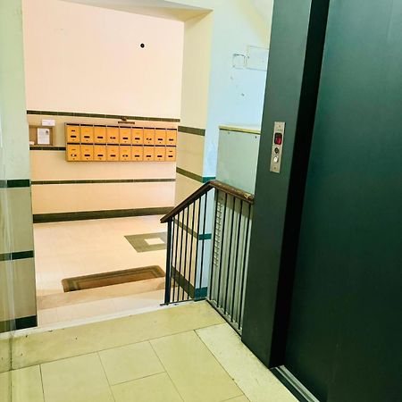 Отель Punto House Ferrovia Неаполь Экстерьер фото